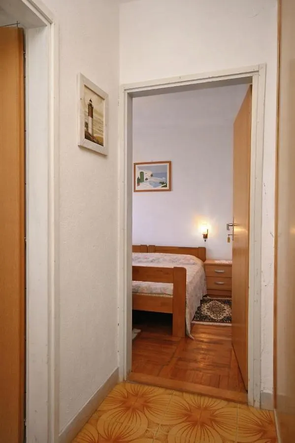Apartments By The Sea Klenovica, Novi Vinodolski - 5575