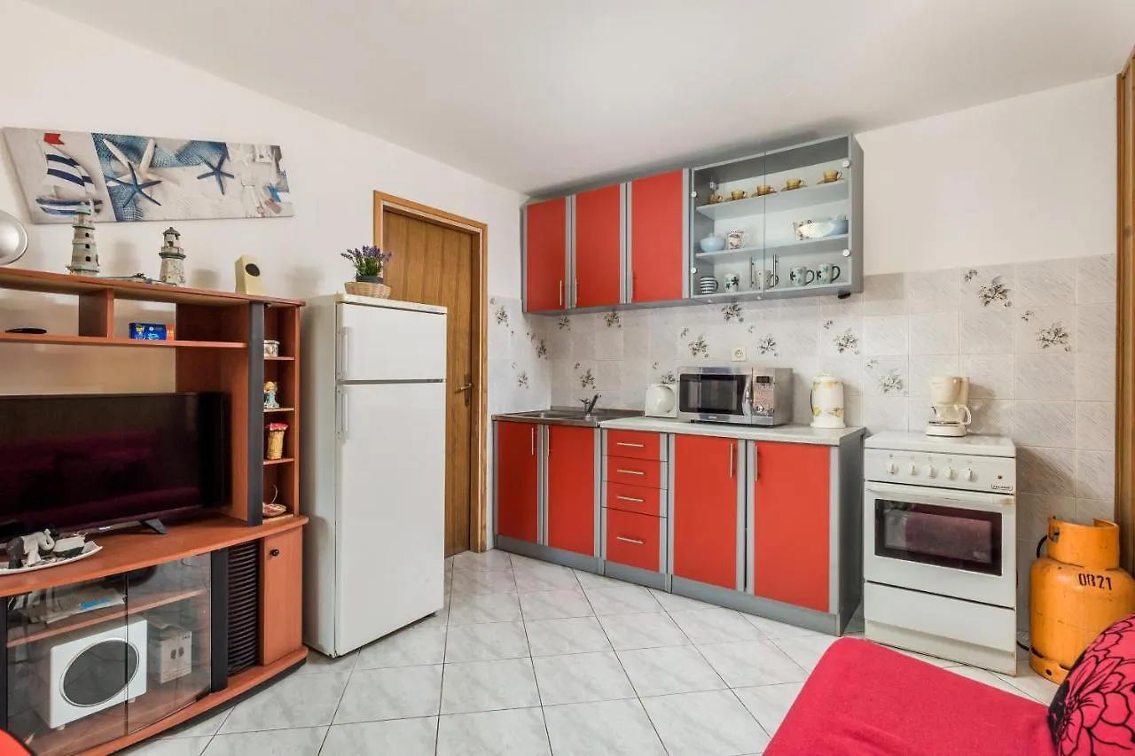Apartments By The Sea Klenovica, Novi Vinodolski - 5575  Klenovica